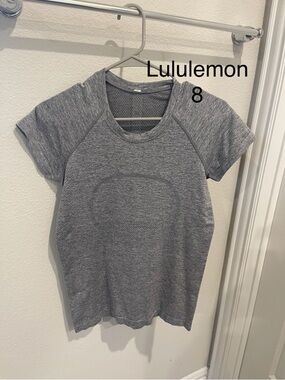 lululemon athletica Gray Short Sleeve Performance Tee